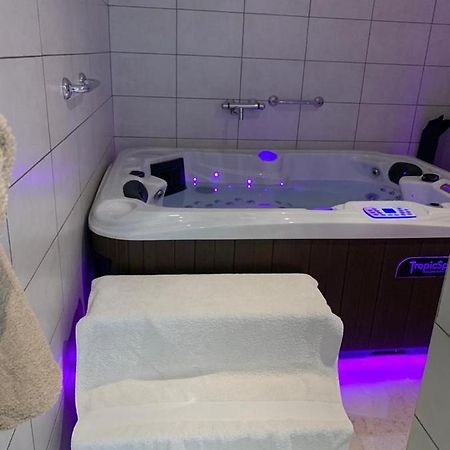 Appartement Avec Jacuzzi Hammam Sauna Privatise Au Rez De Chaussee Ds Maison A Voglans A 2 Kilometres Du Lac Du Bourget En Savoie Entre Chambery Et Aix Les Bains Cure Thermale المظهر الخارجي الصورة